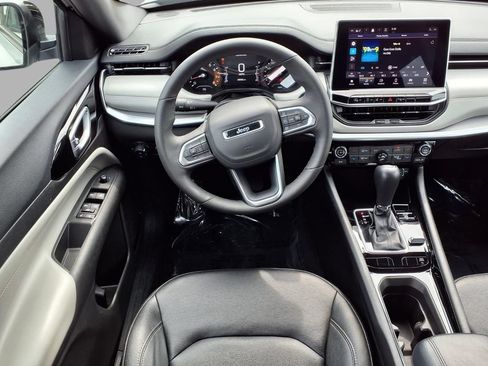 Certified 2025 Jeep Compass Limited AWD/4WD image 4