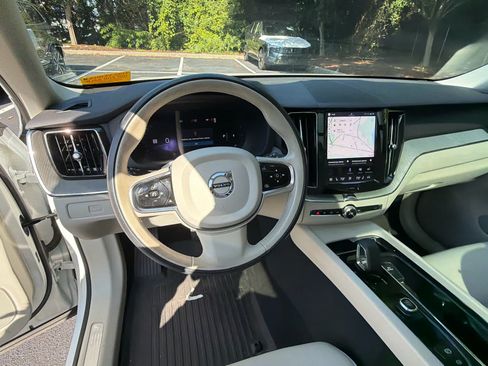 Used 2024 Volvo XC60 B5 Plus w/ Protection Package Premier AWD/4WD image 28