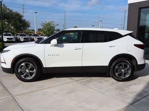 Used 2025 Chevrolet Blazer LT AWD/4WD image 7
