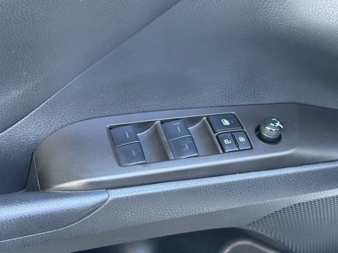 Used 2023 Toyota Camry SE FWD image 13