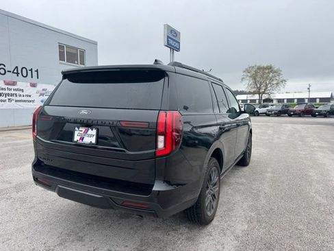 Used 2025 Ford Expedition Platinum w/ Stealth Performance Package AWD/4WD image 5
