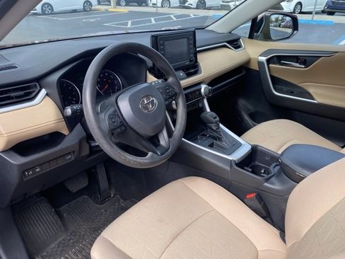 Used 2022 Toyota RAV4 XLE image 12