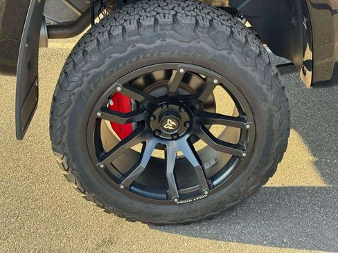 Used 2024 RAM 1500 Laramie image 10