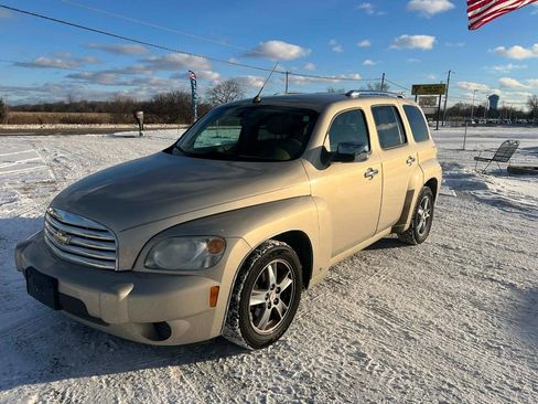 Used 2009 Chevrolet HHR LT image 1