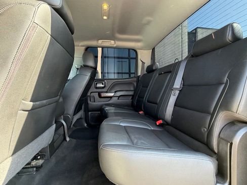 Used 2019 GMC Sierra 2500 SLT w/ Duramax Plus Package AWD/4WD image 8