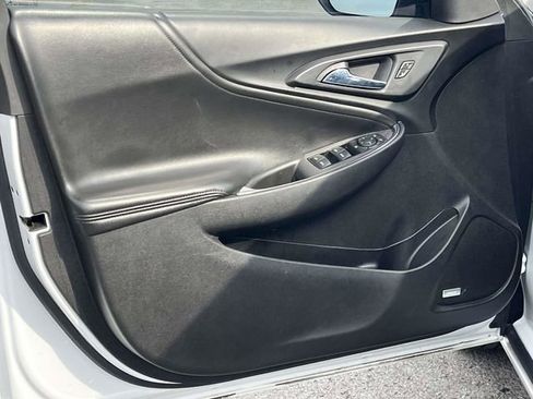 Used 2018 Chevrolet Malibu LT w/ Leather Package image 14