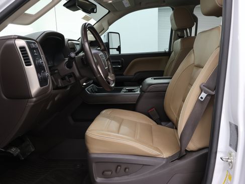 Used 2019 GMC Sierra 3500 Denali w/ Duramax Plus Package AWD/4WD image 8