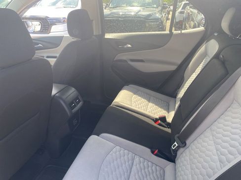 Used 2019 Chevrolet Equinox LS w/ LS Convenience Package AWD/4WD image 8
