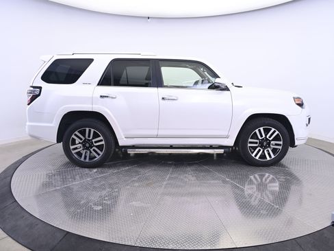 Used 2017 Toyota 4Runner Limited AWD/4WD image 8