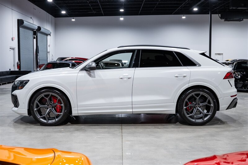 Used 2025 Audi RS Q8 performance AWD/4WD image 3