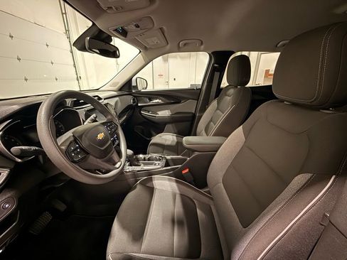 Used 2023 Chevrolet TrailBlazer LT w/ Convenience Package FWD image 16