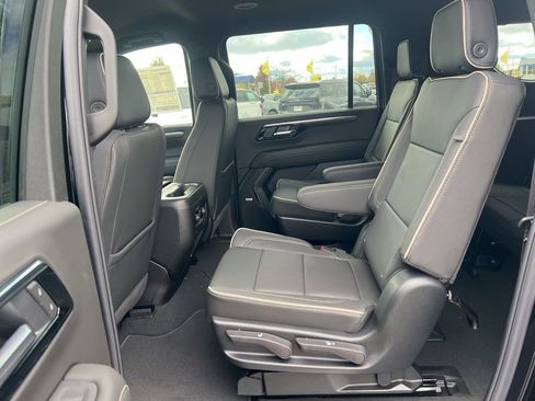 New 2026 Chevrolet Suburban Premier image 23