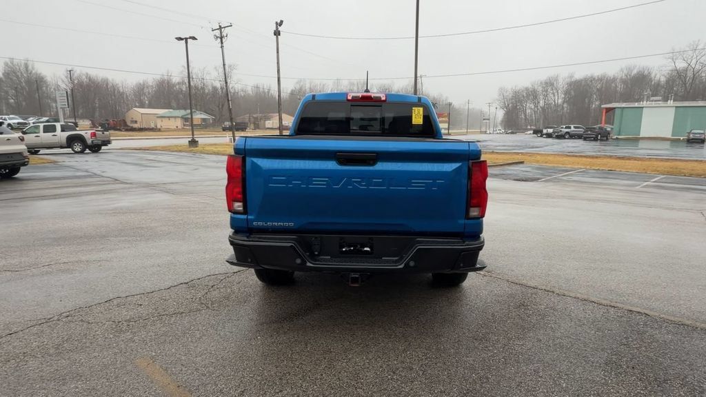 Used 2024 Chevrolet Colorado Z71 w/ Z71 Convenience Package 2 AWD/4WD image 7