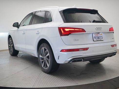 Used 2023 Audi Q5 2.0T Premium w/ Convenience Package image 3