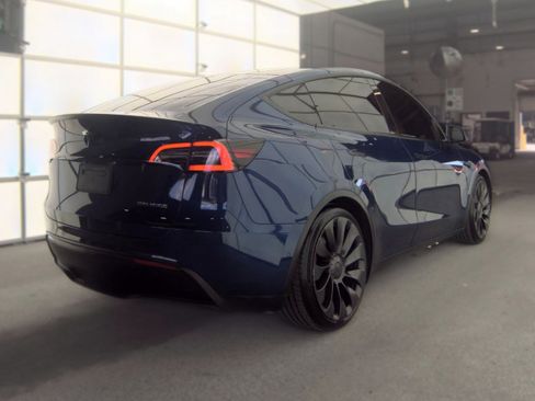 Used 2022 Tesla Model Y Performance AWD/4WD image 4
