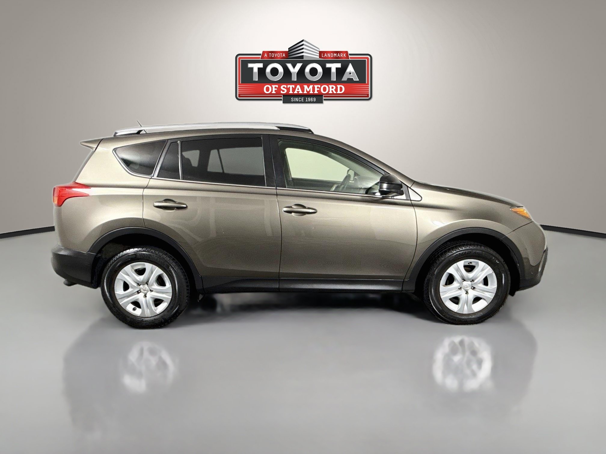 Used 2015 Toyota RAV4 LE AWD/4WD image 8