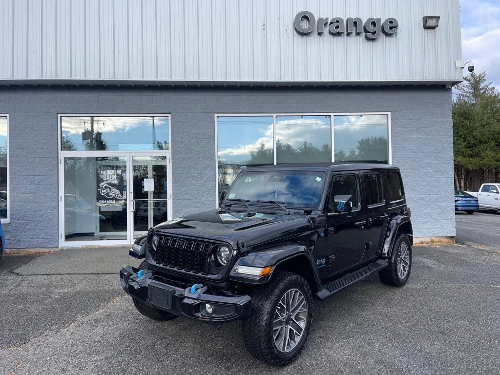 Used 2024 Jeep Wrangler High Altitude AWD/4WD image 2