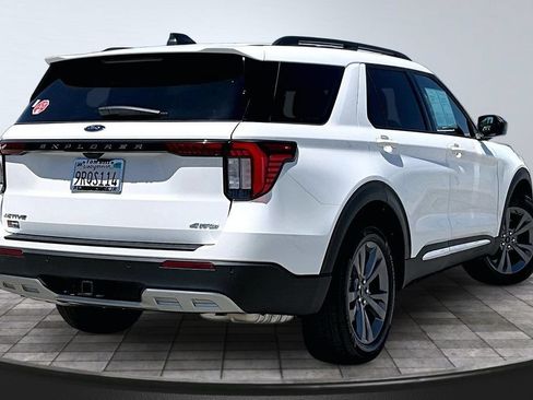 Used 2025 Ford Explorer Active w/ Active Comfort Package AWD/4WD image 23