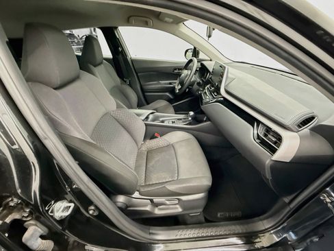 Used 2021 Toyota C-HR LE FWD image 29
