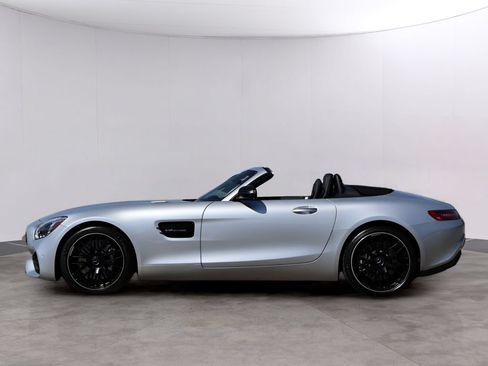 Used 2019 Mercedes-Benz AMG GT Roadster image 4