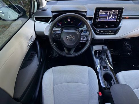 Used 2020 Toyota Corolla LE w/ Carpet Mat Package (TMS) FWD image 21