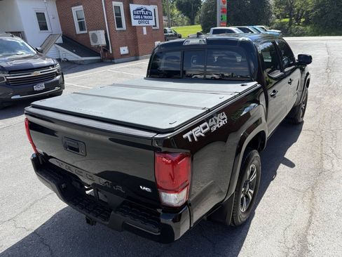 Used 2016 Toyota Tacoma TRD Sport w/ Towing Package AWD/4WD image 7