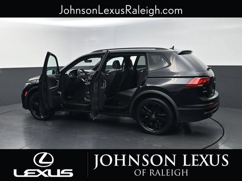 Used 2022 Volkswagen Tiguan SE R-Line AWD/4WD image 37