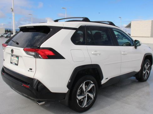 Certified 2025 Toyota RAV4 SE image 3