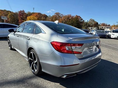 Used 2018 Honda Accord Sport image 3