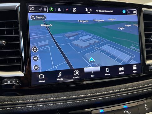 Used 2024 Chrysler Pacifica Limited FWD image 21