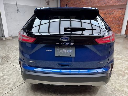 Used 2022 Ford Edge SEL w/ Convenience Package image 4