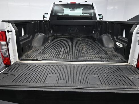 Used 2022 Ford F250 XL w/ Power Equipment Group image 23