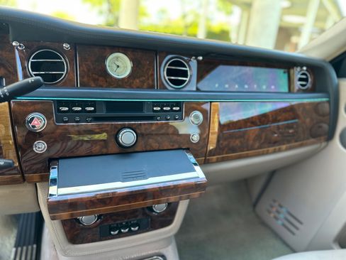 Used 2007 Rolls-Royce Phantom Sedan image 40