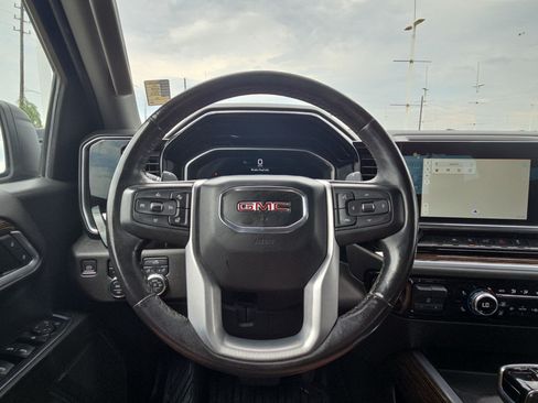 Used 2022 GMC Sierra 1500 Elevation w/ LPO, Elevation Black Package AWD/4WD image 16