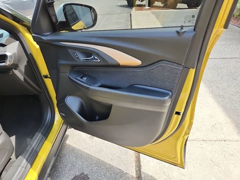 Used 2023 Chevrolet TrailBlazer ACTIV w/ Sun and Liftgate Package image 22