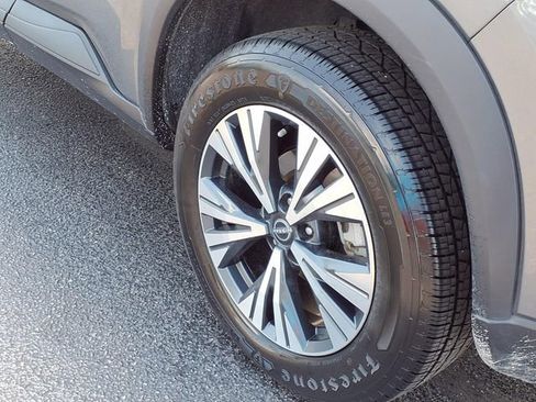 Used 2023 Nissan Rogue SV w/ SV Premium B Package image 24