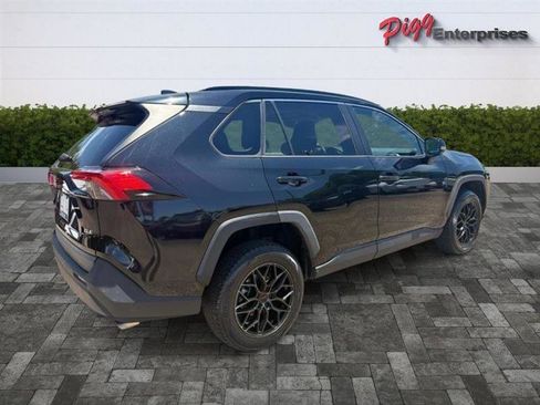 Used 2020 Toyota RAV4 XLE FWD image 9