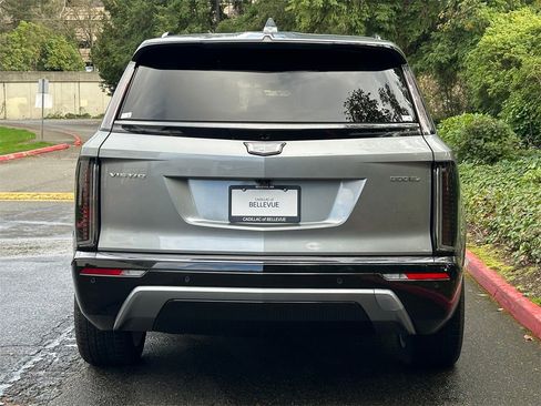 New 2026 Cadillac Vistiq Sport image 4