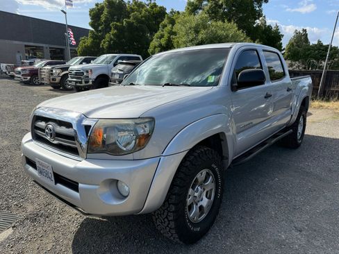 Used 2010 Toyota Tacoma 4x4 Double Cab image 1