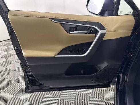 Used 2022 Toyota RAV4 Limited AWD/4WD image 23