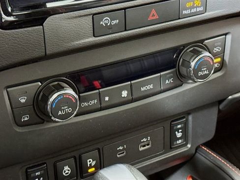 Used 2023 Nissan Frontier PRO-4X w/ Pro-4X Premium Package image 17