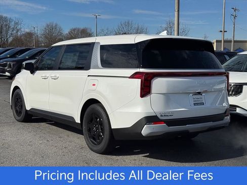 New 2026 Kia Carnival FWD image 5