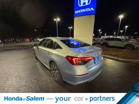 Used 2023 Honda Civic EX image 4