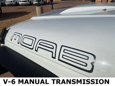 Used 2013 Jeep Wrangler Unlimited Sahara image 5