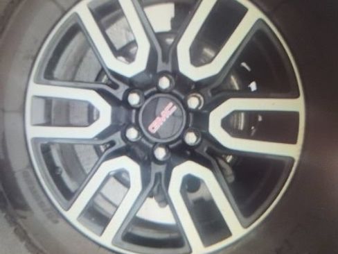 Used 2024 GMC Sierra 1500 AT4 w/ Technology Package AWD/4WD image 10