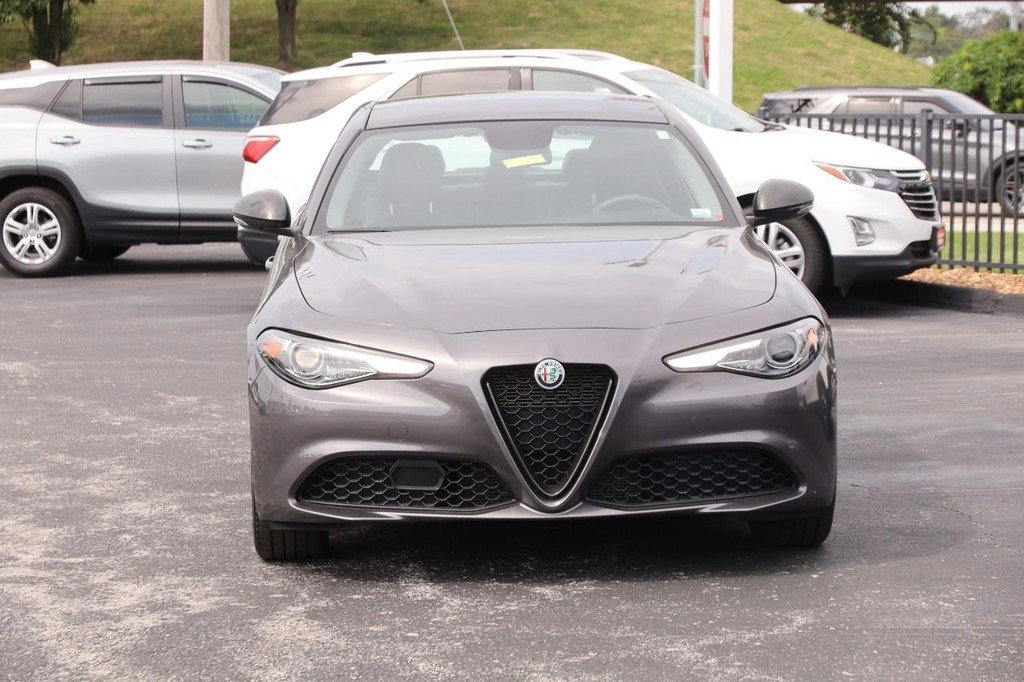 Used 2019 Alfa Romeo Giulia AWD image 4