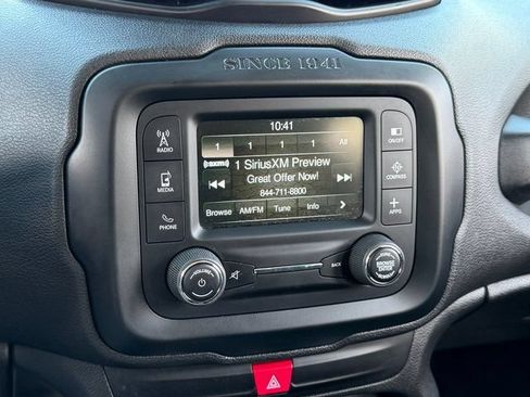 Used 2017 Jeep Renegade Latitude AWD/4WD image 5