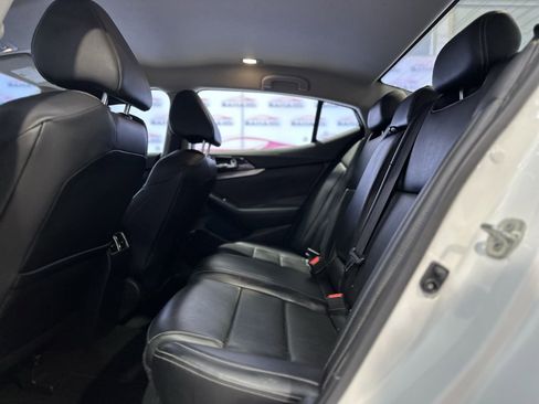 Used 2022 Nissan Maxima SV w/ Floor Mat Group image 24