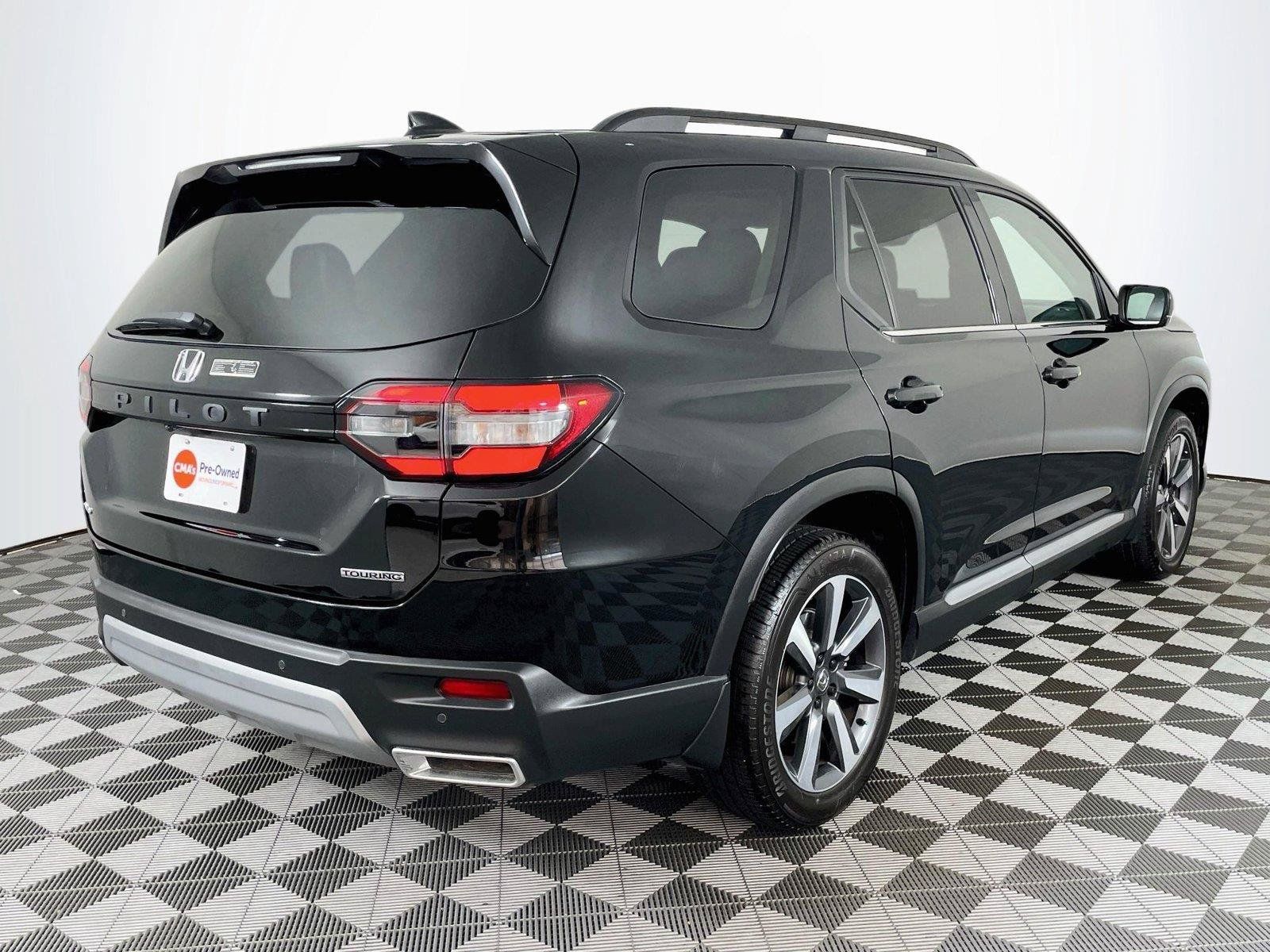 Certified 2025 Honda Pilot Touring image 11