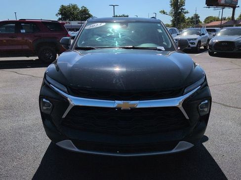 Used 2024 Chevrolet Blazer LT w/ Convenience Package FWD image 2